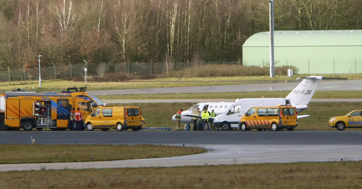 Citation CJ3 met twee klapbanden op Eindhoven Airport